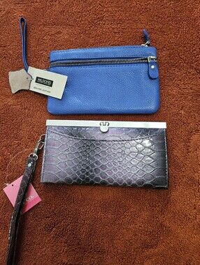 Wilson Genuine Leather Wallet/ Wristlet . Mix & Co Wallet And Wristlet